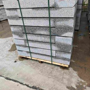 遵义芙蓉白路牙石，马路牙子