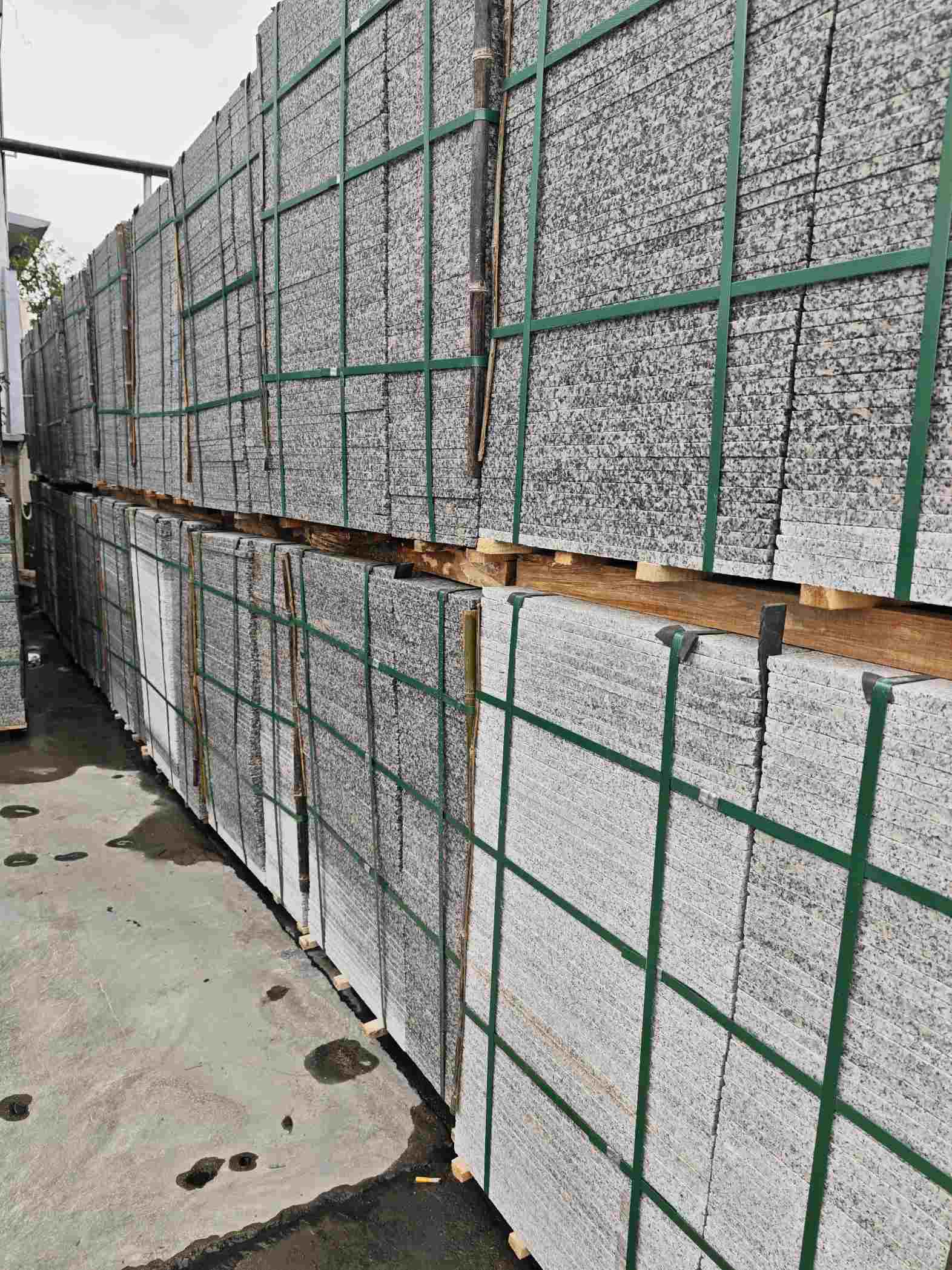 遵义芙蓉白地铺石，石材地铺石