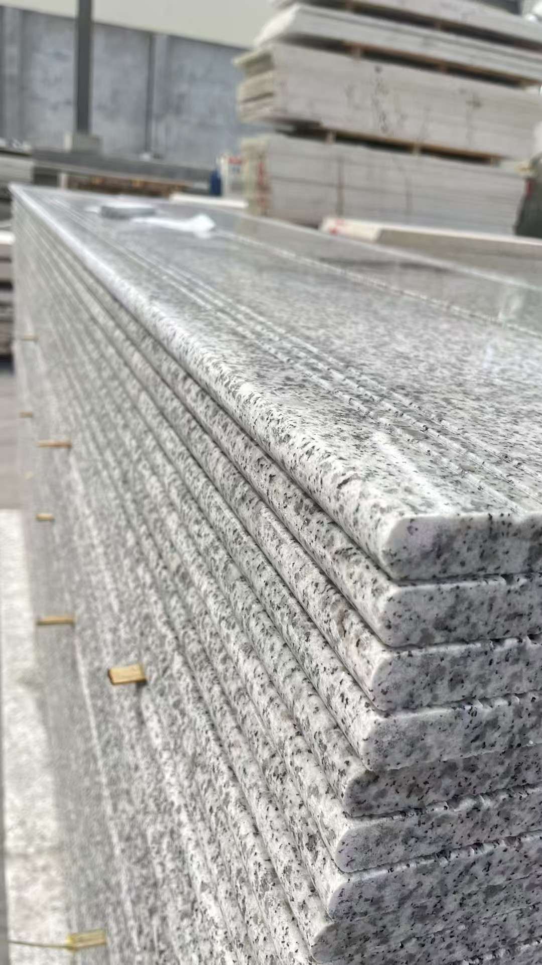 遵义芝麻白楼梯踏步 花岗岩楼梯板材