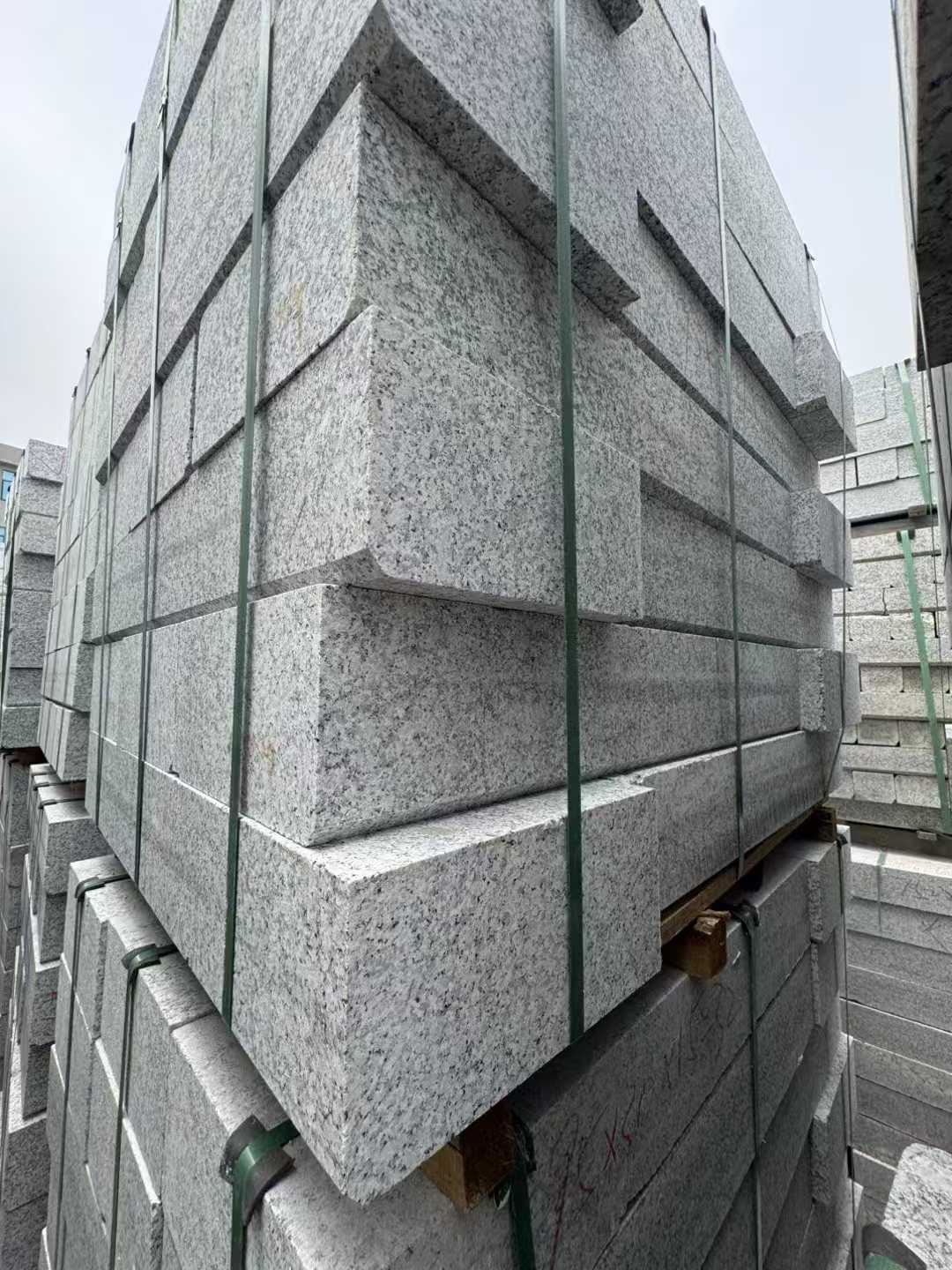 遵义芝麻白路牙石 马路牙子