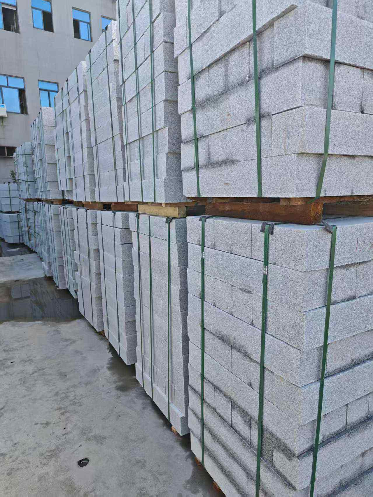 遵义芝麻白路牙石，路侧石